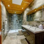 3 Bed In Oc-90427 *
