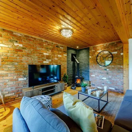 3 Bed In Oc-90427 Holiday home *